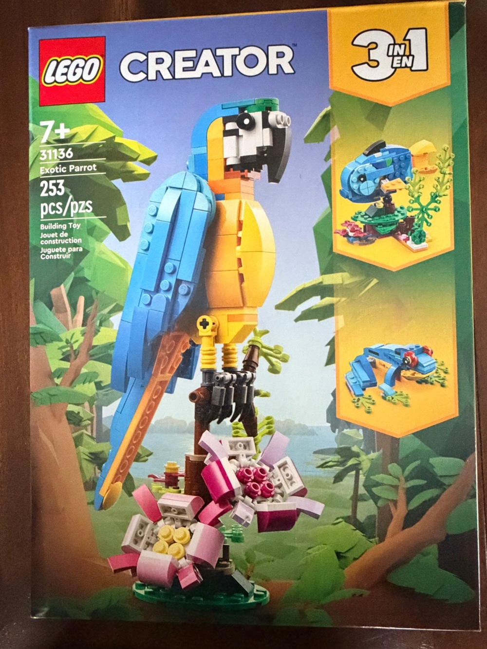 Lego Exotic Parrot Model in Blue, Yellow & Green